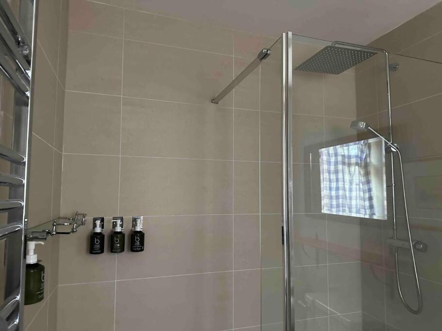 New Luxury Self-contained