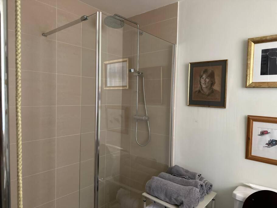 New Luxury Self-contained Apartment *
